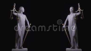 戴着眼罩、<strong>刀剑</strong>和鳞片的台座上的圣米斯大理石雕像，4k